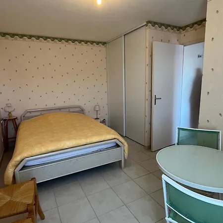 2 Proche Gare Et Commerces Avec Garage - Fr-1-843-28 Appartement Le Croisic