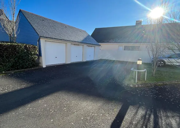 2 Proche Gare Et Commerces Avec Garage - Fr-1-843-28 * Le Croisic